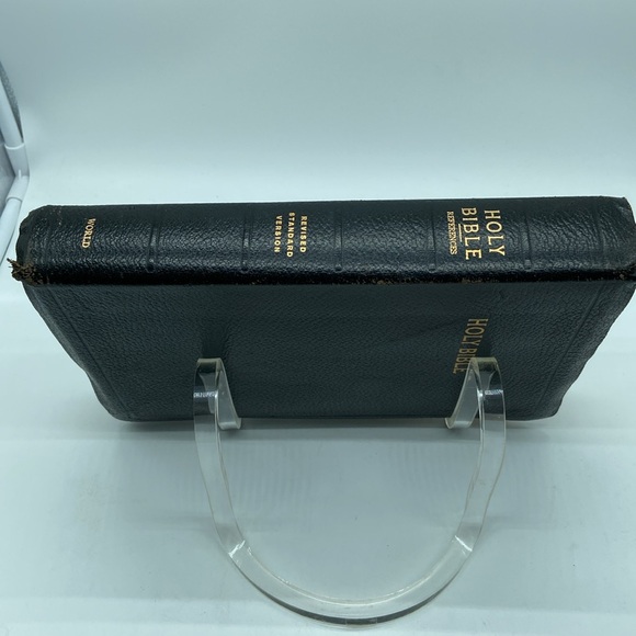 Vintage Holy Bible - Revised Standard Version - Picture 3 of 9